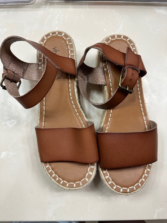 Whitemt. Shoes - Women’s Tan Leather Ankle-Strap Sandals with Buckle